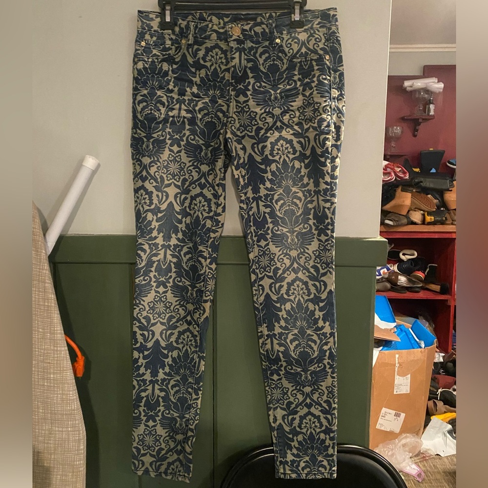 Women’s sacred virtue pants size 9